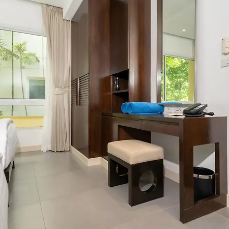 Karon Beachfront Apartment 703 Exterior photo