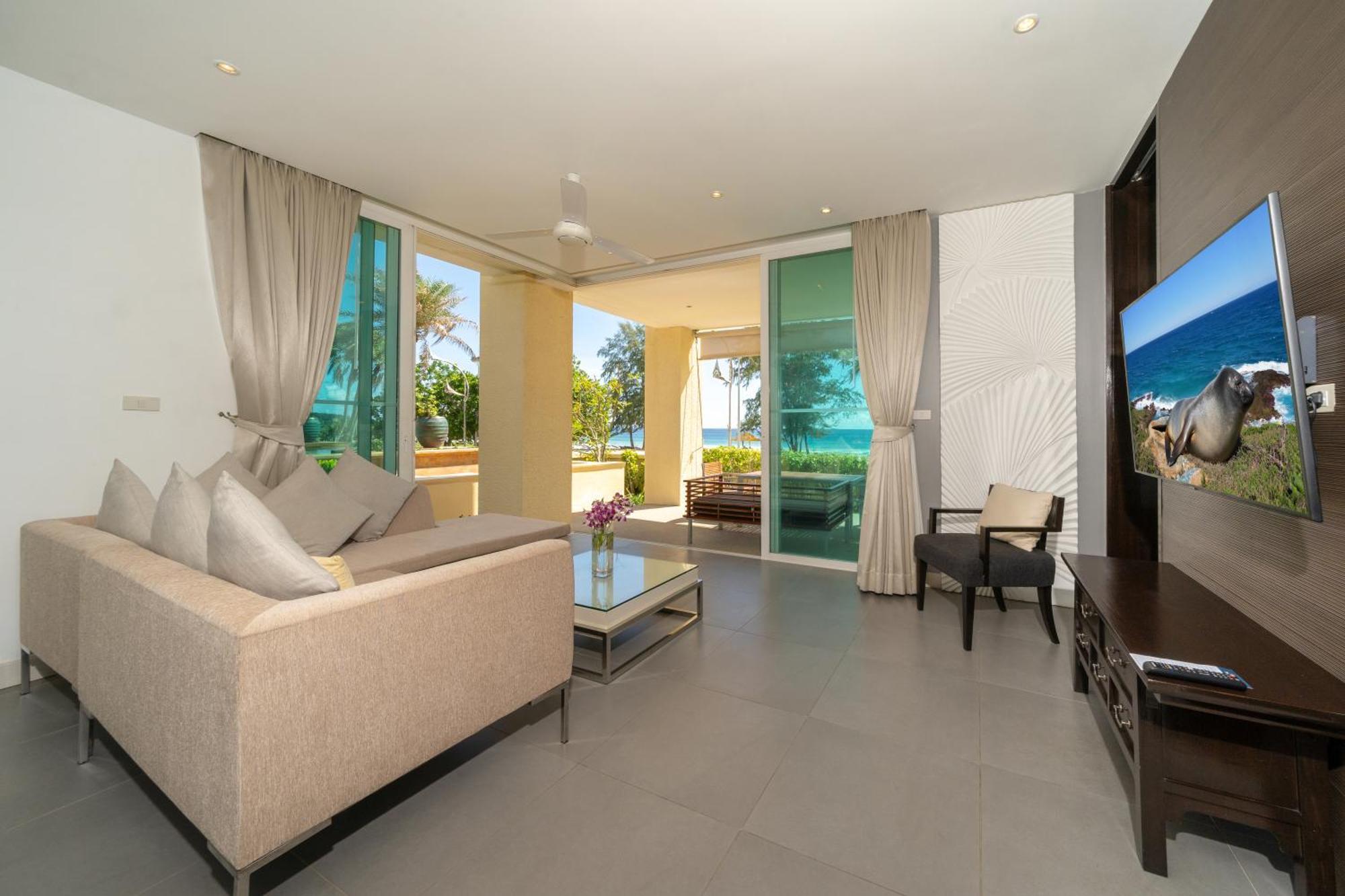 อพาร์ทเม้น Beachfront 703
