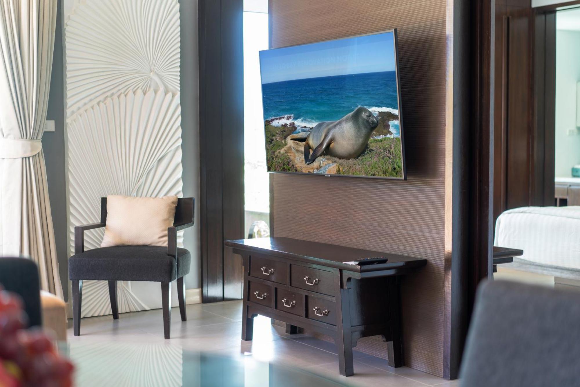 อพาร์ทเม้น Beachfront 703 Karon