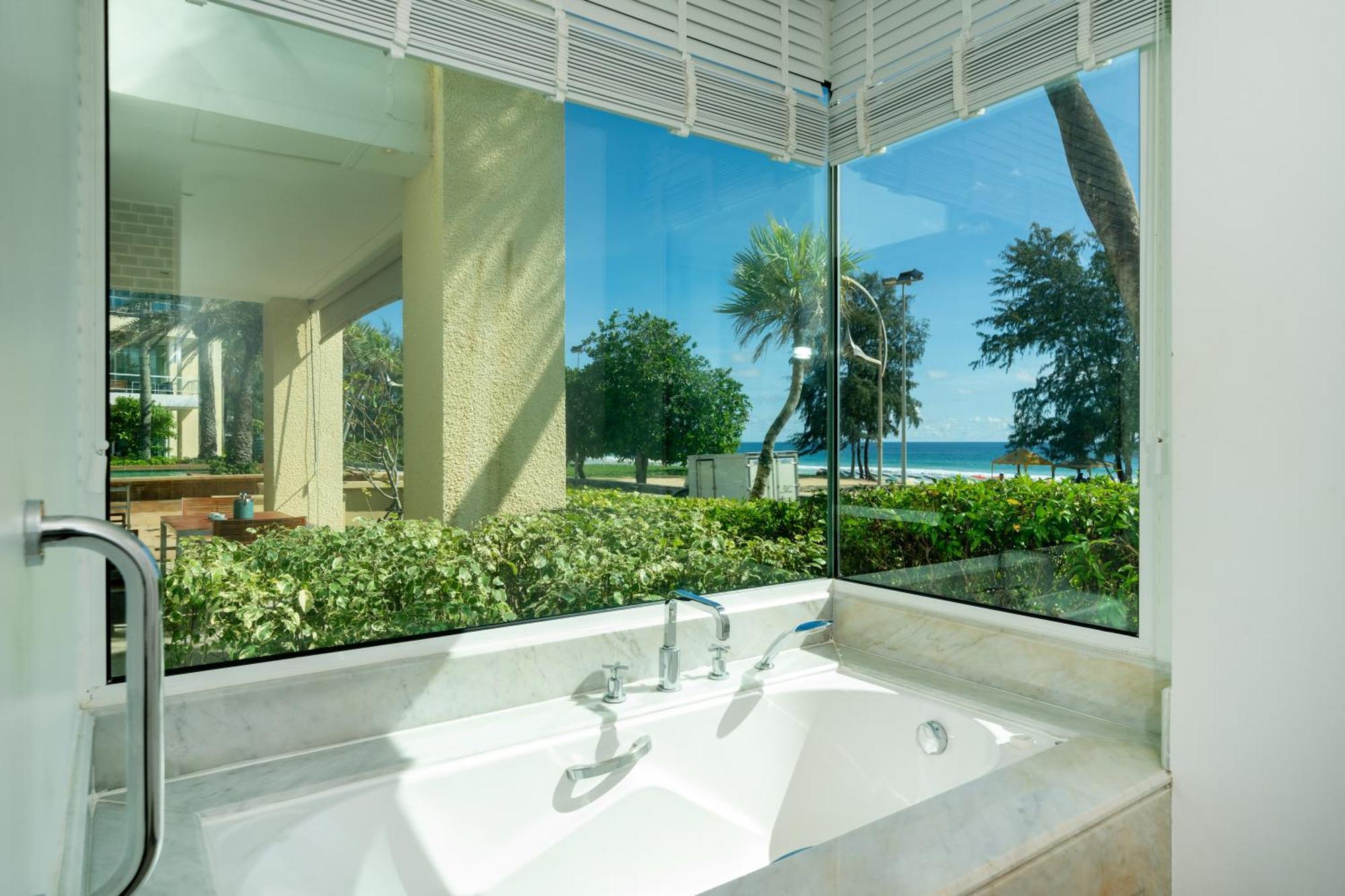 อพาร์ทเม้น Beachfront 703 Karon